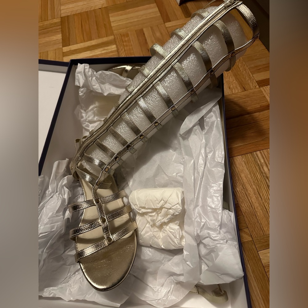 Stuart Weitzman Gladiators size 8.5.